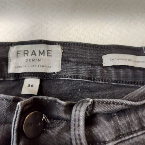 Frame Denim Denim - Women's Frame Skinny Jeans Mid-Rise Raw-Edge Step Hem Jeans In Oxshott Size 26